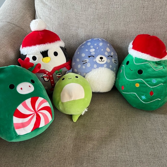 Squishmallows Other - EUC squishmallows Christmas Xmas penguin